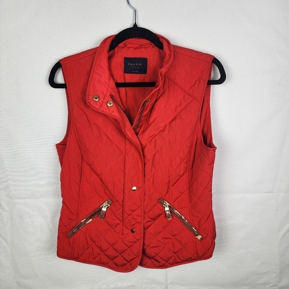 Zara Basic Puffer Vest Red Sleeveless Size Large Quilted Fall Holiday Ski